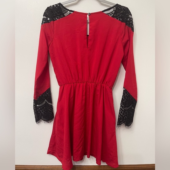 GB Lace Sleeve Dress - Picture 2 of 5